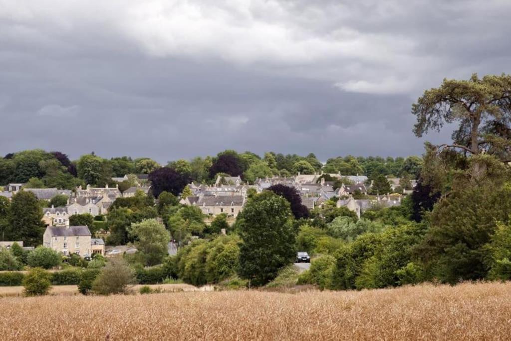 Amarelo Apartment, Central Charlbury, 1 Super King Bed Exterior foto